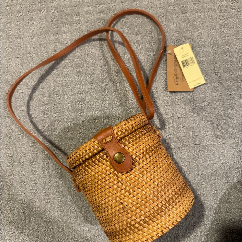 Elegant Tan Woven Crossbody Bag
